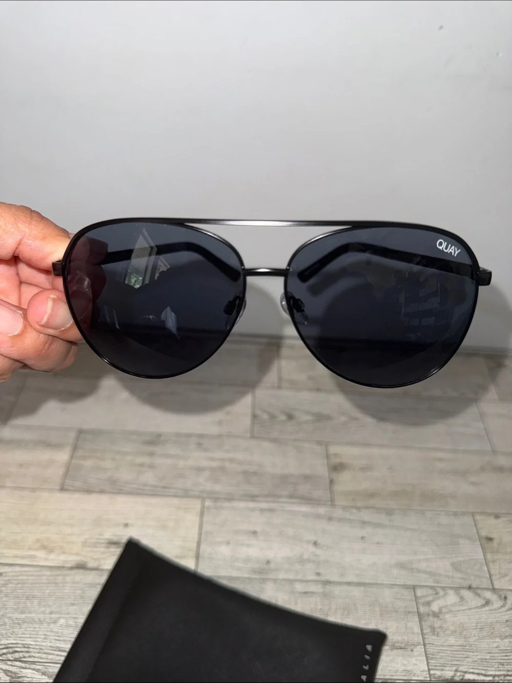 New Quay Australia Black Metal Aviator Sunglasses
